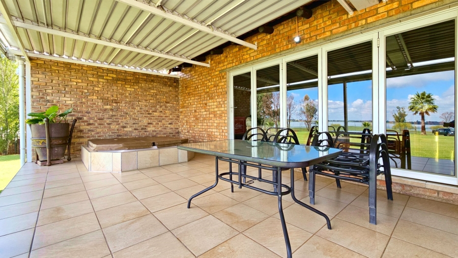 3 Bedroom Property for Sale in Oranjeville Free State
